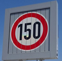 Rychlostí až 150 km/h mohou řidiči zkušebně projet po dálnici D3