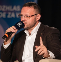 Vyjádření generálního ředitele Českého rozhlasu René Zavorala po jednání s ministrem kultury Oto Klempířem a po zveřejnění rozhovoru v deníku Blesk