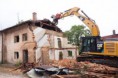 Téměř 50 milionů korun na demolice budov v sociálně vyloučených lokalitách