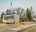Společnost Passerinvest zakoupila modulární obytné buňky a vybudovala dočasné Komunitní centrum Roztyly pro ukrajinské uprchlíky