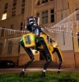 Jak nás vidí roboti? FEL ČVUT představila na Signal Festivalu interaktivní světelnou instalaci Forum Robotum
