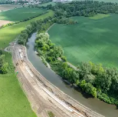 Stavba záchytného profilu plavenin u Prosenic úspěšně pokračuje